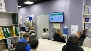 "Безопасность денег в цифровой среде" в рамках эстафеты Финансовая грамотность в Центре «КОНТАКТ» в Калининском районе