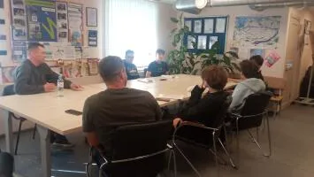 На базе ОССНП Колпинского района Центра «КОНТАКТ» прошла встреча  воспитанников центра с практикующими предпринимателями