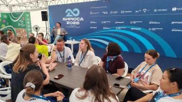 Цифровой щит на «Бирюсе»! Вице-президент Енисейского объединенного банка Дмитрий Букреев провёл квиз по кибербезопасности на форуме ТИМ «Бирюса»