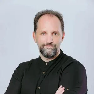 Дмитрий Модель