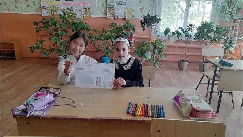 Астраханская область: школьники из Копановская ООШ имени Героя РФ Н. Баирова приняли участие во Всероссийской просветительской Эстафете «Мои финансы»