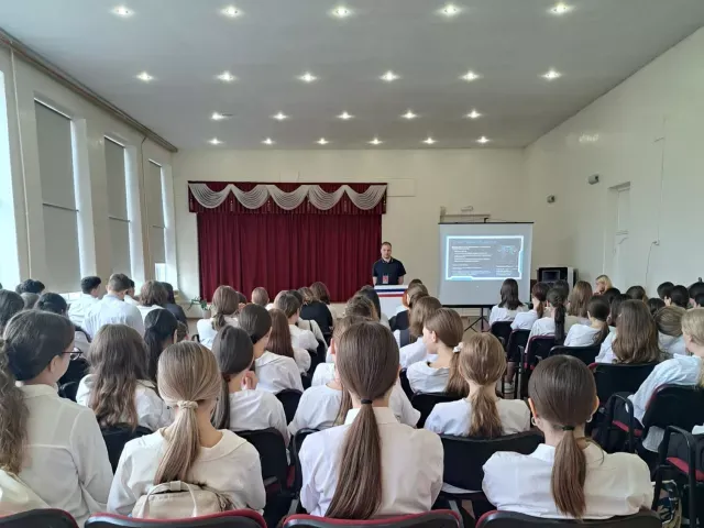 «Диалоги о финансах» в Октябрьском