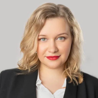 Юлия Леонова